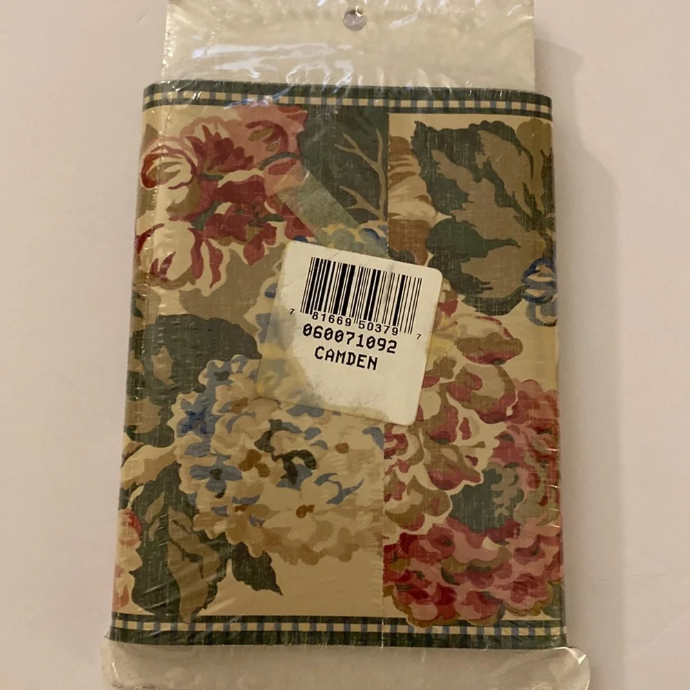 English Florals NWT 5 rolls of vintage tan/rose pre-pasted washable borders